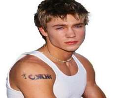 One Tree Hill star also has a tattoo on the right shoulder One Tree Hill star also has a tattoo on the right shoulder.